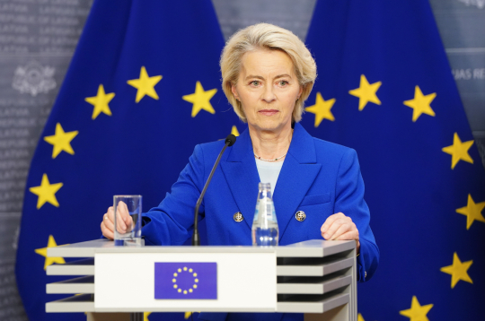 Eiropas Komisijas priekšsēdētāja Urzula fon der Leiena piedalās preses konferencē pēc tikšanās ar Ministru prezidenti Ministru kabinetā.