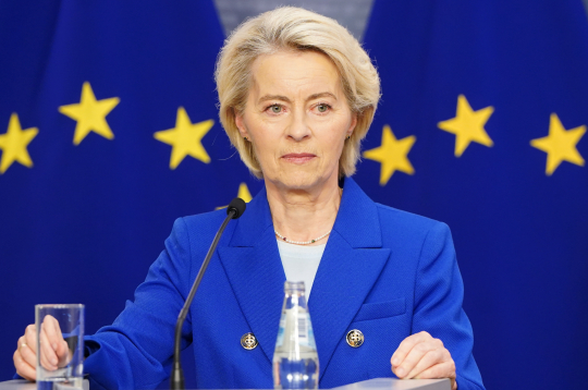 Eiropas Komisijas priekšsēdētāja Urzula fon der Leiena piedalās preses konferencē pēc tikšanās ar Ministru prezidenti Ministru kabinetā.