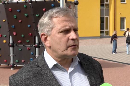 Normunds Balabka, Ulbrokas vidusskolas direktors.