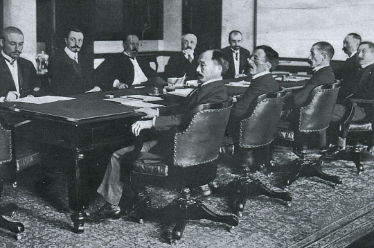 Krievijas un Japānas delegācijas Portsmutā.