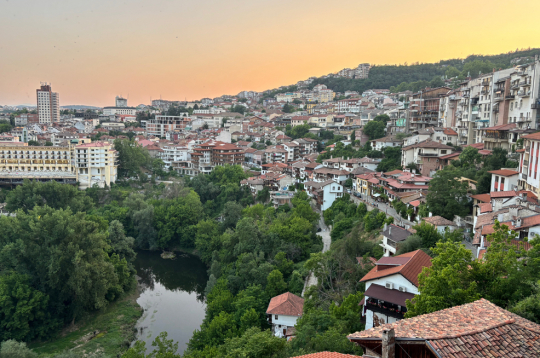 Bulgārijas vēsture ir aizraujoša un notikumiem bagāta... Lūk, vecā Bulgārijas caristes galvaspilsēta Veliko Tarnova.