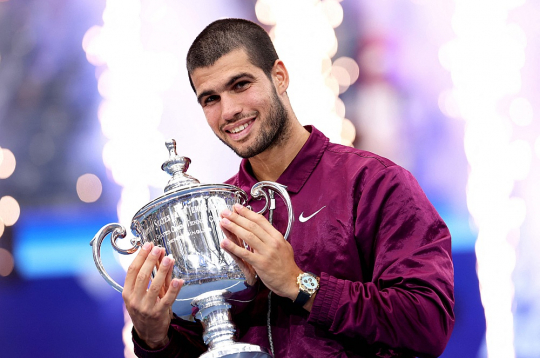 Karloss Alkarass otro reizi izcīnījis ASV atklātā tenisa čempionāta galveno balvu, bet kopā viņam nu jau seši "Grand Slam" turnīru uzvarētāja tituli.