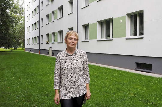 "Mājas iedzīvotāji grib just attīstību, ka dzīves apstākļi uzlabojas un turpina uzlaboties," saka Žanna Manakova, biedrības "Kristapa 18" valdes priekšsēdētāja, kuras pārziņā esošā ēka Rīgā, Kristapa ielā 18, ir viena no šī gada pretendentēm uz energoefektīvākās ēkas titulu.