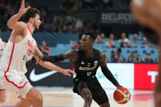 Eiropas čempionāta finālspēle basketbolā vīriešiem starp Vācijas un Turcijas valstsvienībām "Xiaomi arēnā". Deniss Šrēders.