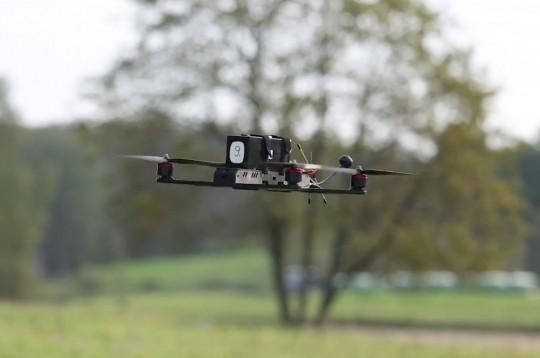 Mācību galvenais uzsvars bija uz moderno tehnoloģiju, īpaši dronu efektīvu pielietošanu.