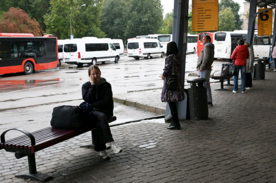 Daugavpils autoosta laikā, kad notiek pasažieru pārvadātāju rīkotā protesta akcija "Viena stunda bez sabiedriskā transporta", lai pievērstu uzmanību nepietiekamam finansējumam sabiedriskātransporta nozarē.