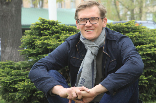 "Ja ir vēlēšanās, var tikt pie augļiem arī tad, ja ābelei nav pilnražas gads, bet tad nepieciešams veikt augļu aizmetņu retināšanu. Ja to izdara ziedēšanas laikā vai tūlīt pēc ziedēšanas, tad var būt āboli," padomu dod ābeļdārza saimnieks Gatis Gāga.