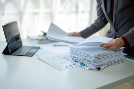 Ja jāiesniedz papīra formā parakstīts līgums, to ieskenēju un pievienoju apliecinājumu, ka kopija ir pareiza. Ja jāiesniedz papīra formā parakstīts līgums, to ieskenēju un pievienoju apliecinājumu, ka kopija ir pareiza.