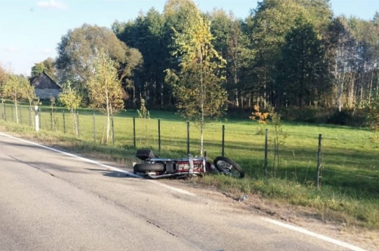 Aizkraukles novada Seces pagastā avarējušais motocikls, kura vadītājs gājis bojā.

