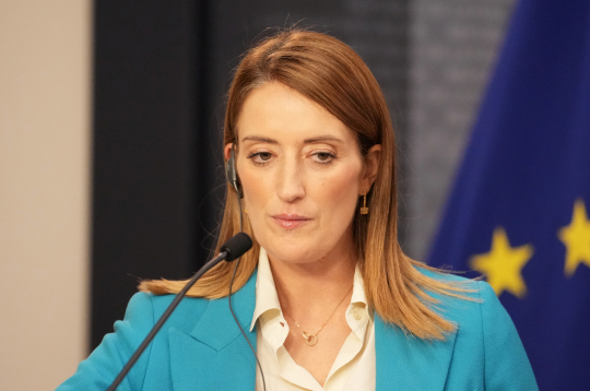 Eiropas Parlamenta priekšsēdētāja Roberta Metsola piedalās preses konferencē pēc tikšanās ar Ministru prezidenti Ministru kabinetā.