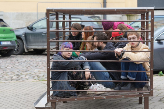 Dzīvnieku aizsardzības akcija "Nedēļa sprostā", kuras mērķis irbija mudināt Saeimu aizliegt dējējvistu turēšanu sprostos Latvijā. Akcija notika no 18. līdz 25. septembrim.