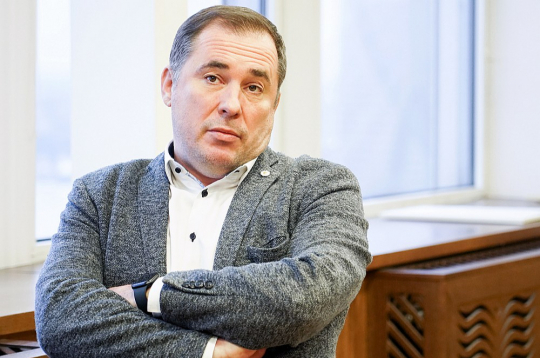 Vēlēšanu sistēmas izmaiņu projekts, ko piedāvā jaunā politiskā kustība, ir izstrādāts Saeimas deputāta Didža Šmita vadībā. Viņš, pētot ārvalstu pieredzi, izvēlējies modeli, kas tuvs Īrijas un Maltas sistēmai.