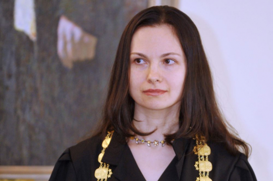 Lala Apšeniece.