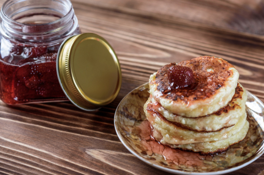 Biezpiena un krēmsiera plācenīši. Biezpiena un krēmsiera plācenīši.