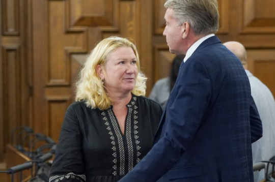 Saeimas deputāti Uldis Augulis un Linda Liepiņa piedalās Saeimas ārkārtas sēdē.