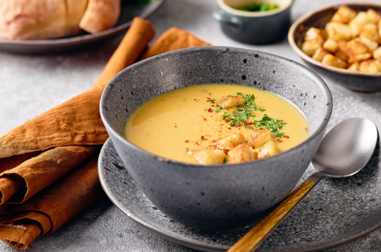 Ceptu kartupeļu un ķiploku zupa. Ceptu kartupeļu un ķiploku zupa.