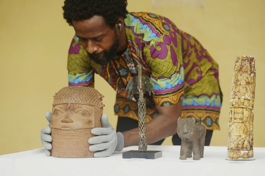 Nigērijai atdota niecīga daļa no Beninas bronzas kolekcijas.