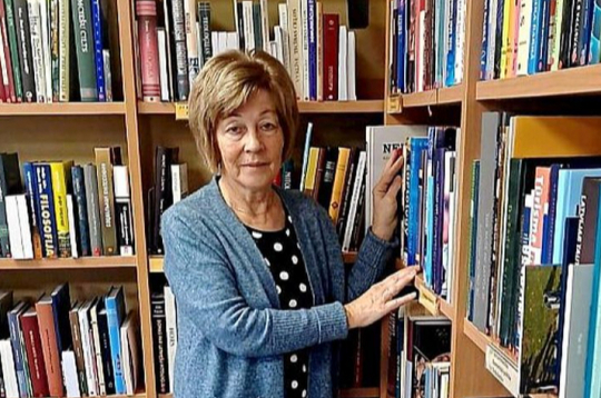 Salaspils bibliotēkas lasītavas vadītāja Maruta Birzniece. Salaspils bibliotēkas lasītavas vadītāja Maruta Birzniece.