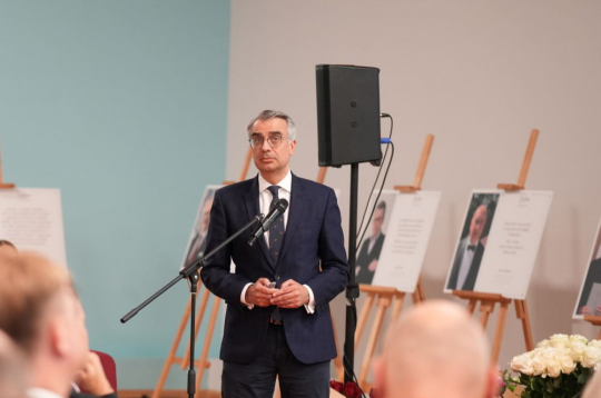 Domnīca LaSER valdes priekšsēdētājs Daunis Auers. Domnīca LaSER valdes priekšsēdētājs Daunis Auers.