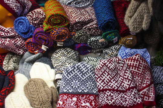 Tirdziņā. Tirdziņā.