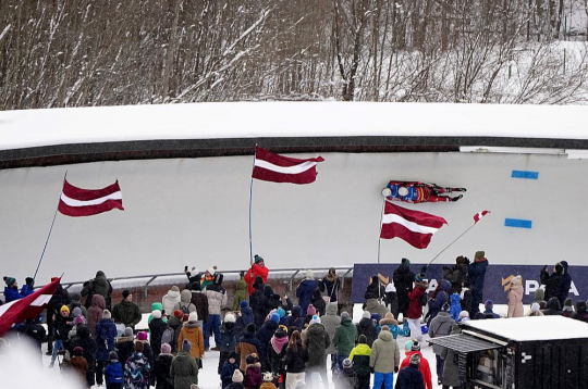 Tas būtu absurds, ja valsts uzturētajā Siguldas kamaniņu un bobsleja trasē šajā ziemas sezonā startētu agresorvalsts Krievijas sportisti, kuriem piešķirts neitrālā atlēta statuss.