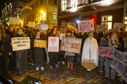 Protests pret Latvijas izstāšanos no Eiropas Padomes Konvencijas par vardarbības pret sievietēm un vardarbības ģimenē novēršanu un apkarošanu. Protests pret Latvijas izstāšanos no Eiropas Padomes Konvencijas par vardarbības pret sievietēm un vardarbības ģimenē novēršanu un apkarošanu.