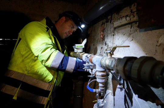Ar rādījumu attālinātās nolasīšanas iekārtām aprīkoti pirmie 500 dzīvojamo māju "Rīgas ūdens"  ievadskaitītāji.