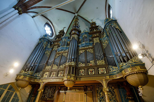 "E. F. Walcker & Co" 1883./1884. gadā būvētās Rīgas Doma ērģeles ir vēlīnā romantisma perioda ērģeļbūves augstāko sasniegumu paraugs, kuram grūti atrast līdzvērtīgu Eiropā. Grandiozā instrumenta konstrukcija ir 25 m augsta, 11 m plata un 10 m dziļa. Ērģelēm ir 6718 stabules, kas izvietotas uz 26 vējlādēm.