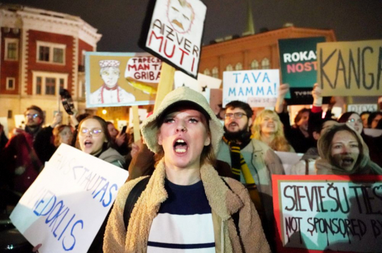 6. novembra protests "Nosargāsim Māti Latviju" pret izstāšanos no Eiropas Padomes Konvencijas par vardarbības pret sievietēm un vardarbības ģimenē novēršanu un apkarošanu (Stambulas konvencijas). 6. novembra protests "Nosargāsim Māti Latviju" pret izstāšanos no Eiropas Padomes Konvencijas par vardarbības pret sievietēm un vardarbības ģimenē novēršanu un apkarošanu (Stambulas konvencijas).