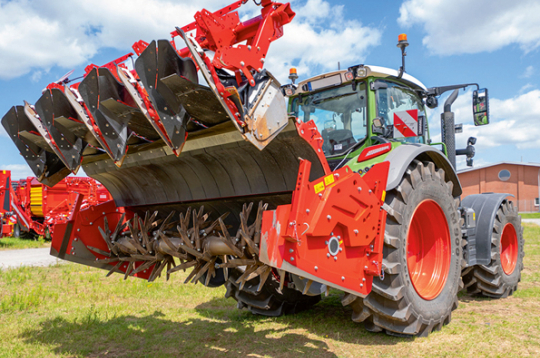 'Grimme Go Clean' darbībā. 'Grimme Go Clean' darbībā.