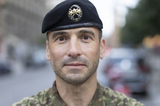 Eiropas Parlamenta deputāts Mārtiņš Staķis ir zemessargs un arī regulāri piedalās militārajās mācībās. Eiropas Parlamenta deputāts Mārtiņš Staķis ir zemessargs un arī regulāri piedalās militārajās mācībās.