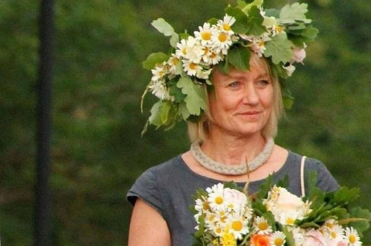 Tukuma bibliotēkas vecākā bibliotekāre Daiga Šmitenberga. Tukuma bibliotēkas vecākā bibliotekāre Daiga Šmitenberga.