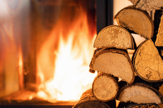 Kurināšanas laikā telpā jānodrošina svaiga gaisa pieplūde.