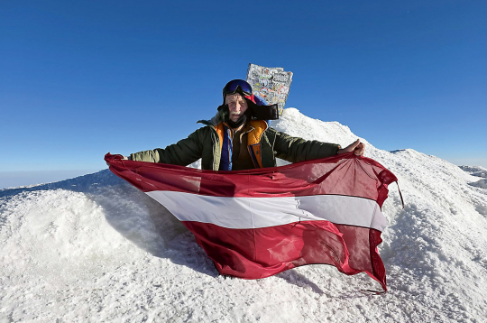 Ararata virsotnē. Ararata virsotnē.