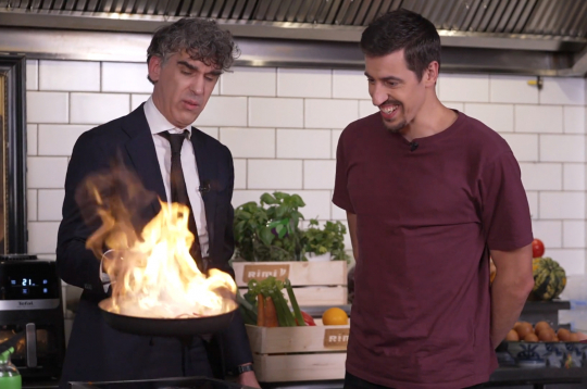 Mārtiņš Sirmais un iluzionists Edžus.