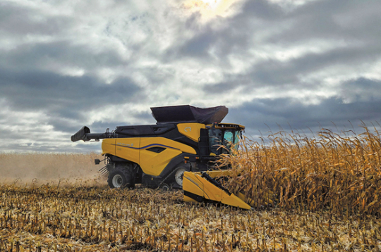 'New Hollans Corn Heder' agrgegāts.