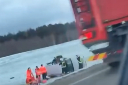 Saldus novadā avārijā gājuši bojā trīs cilvēki.