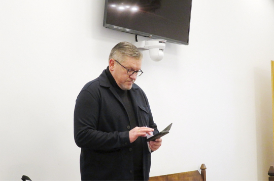 Mareks Segliņš tiesas sēdē.