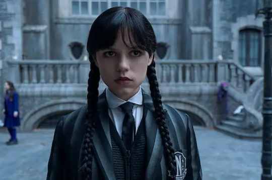 Vensdejas lomas atveidotāja - amerikāņu aktrise Dženna Ortega.