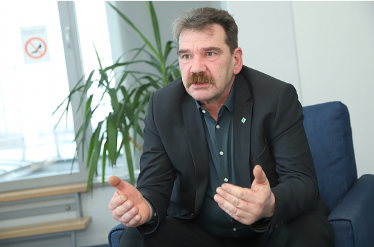 Ingmārs Līdaka: "Man kā zaļajam ar 30 gadu partijas stāžu ir žēl, ka vārds "zaļais" ir apaudzis ar nelāgu pieskaņu un degradēts. Pārmēru ekstrēms zaļums atbaida cilvēkus."