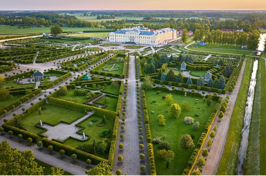 Nominācijā "Zemgales Zelta dukāts 2025" balvu saņēma Rundāles pils ansamblis. Nominācijā "Zemgales Zelta dukāts 2025" balvu saņēma Rundāles pils ansamblis.