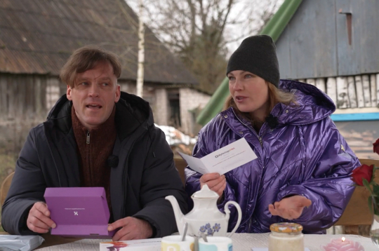 Edgars ir ieradies pie Magones, lai abi kopīgi veiktu DNS pārbaudi.