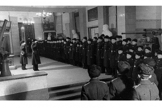 Rīgas Nahimova kara jūrskolā 1948.gadā. Rīgas Nahimova kara jūrskolā 1948.gadā.