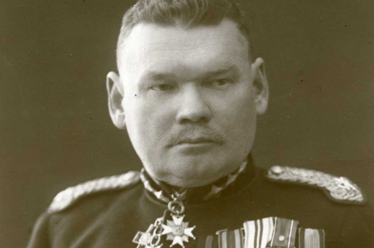 Ārsts ģenerālis Pēteris Sniķers.