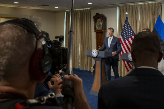 ASV aizsardzības ministrs Pīts Hegsets.