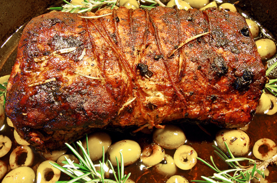 Cūkas cepetis sarkanvīnā.