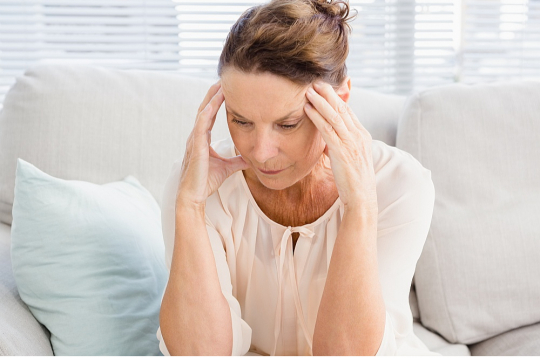 Saspringuma tipa galvassāpes palīdz mazināt relaksējoši vingrinājumi.