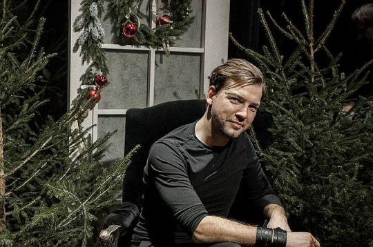 Mārtiņš Kalita: "Man ir ļoti būtiski, ka, gaidot Ziemassvētkus, varam mūsu reizumis tik pelēko pasauli padarīt īpašāku. Koncerts ir brīnišķīgs veids, kā varu izpaust šo svētku sajūtu."