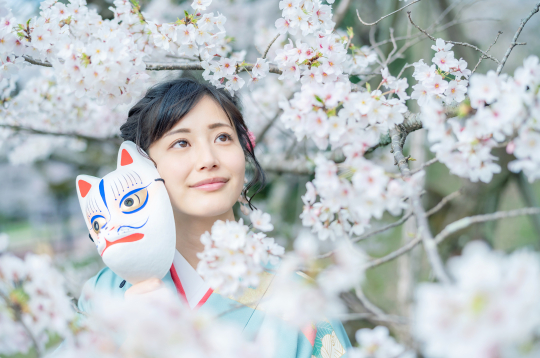 Tāpat bija spēkā ticējums, ka kaķis spēj pieņemt sievietes vai bērna veidolu... Tāpat bija spēkā ticējums, ka kaķis spēj pieņemt sievietes vai bērna veidolu...