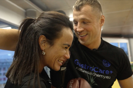 Aleksandra Kurusova boksa treniņā ar Mairi Briedi. Aleksandra Kurusova boksa treniņā ar Mairi Briedi.